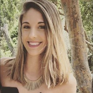 Meet your Posher, Laina